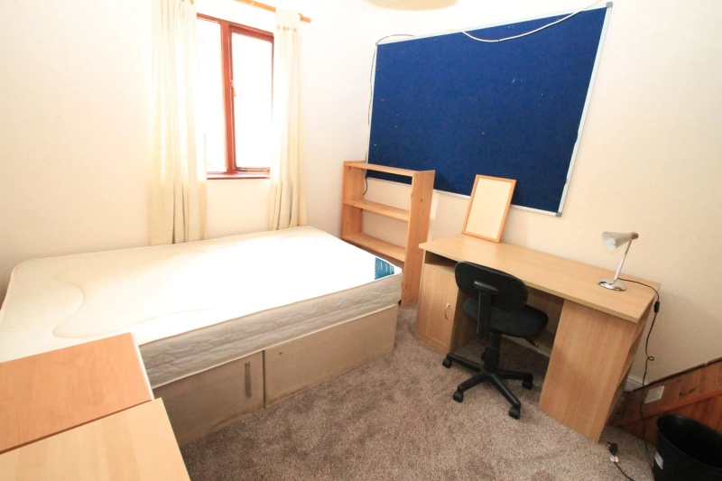 Victoria Terrace, LN1 1HZ - 4 Bed - Thumbnail 7